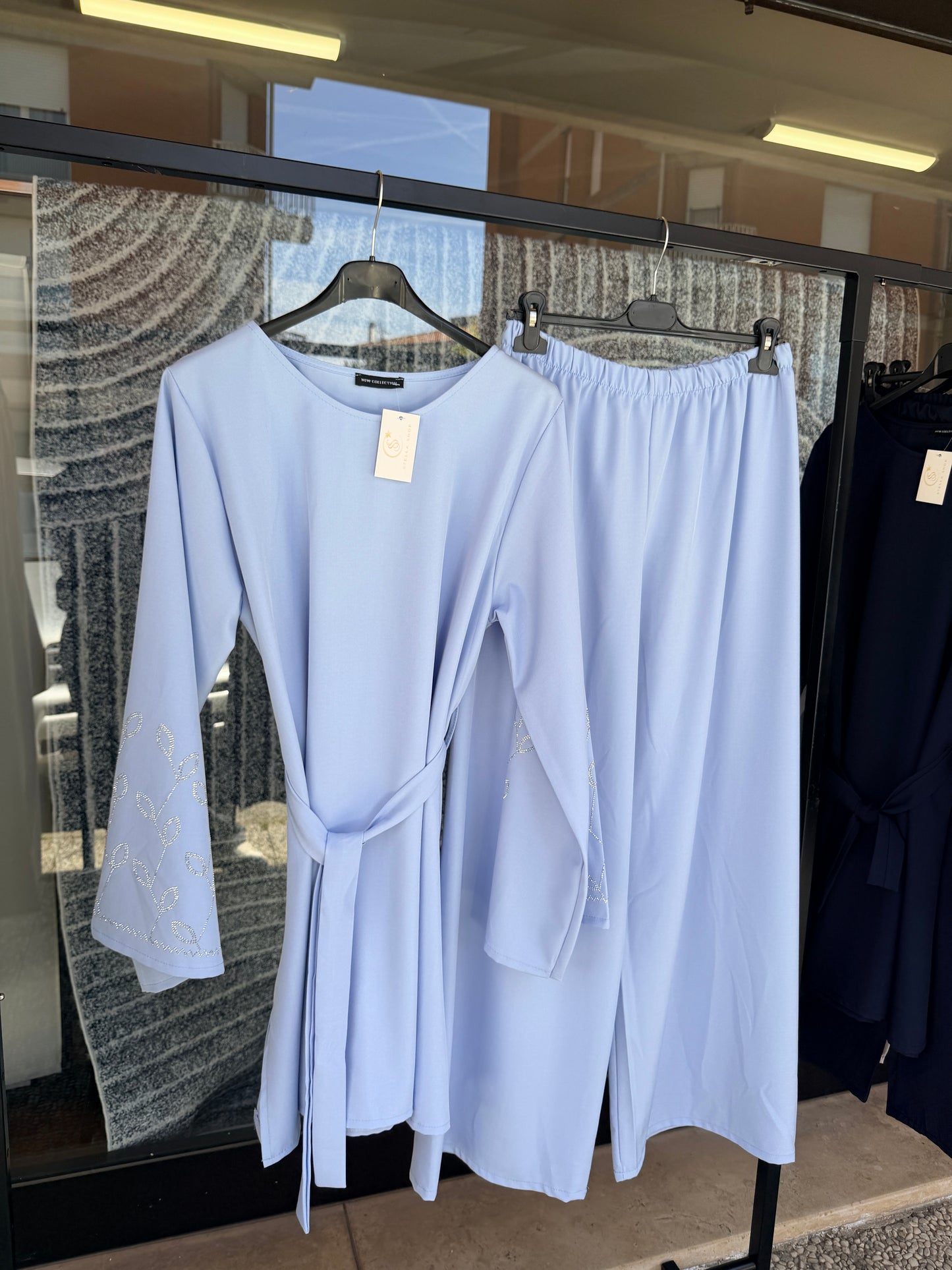 Completo Donna Elegante con Ricami Cristali – Taglia Unica