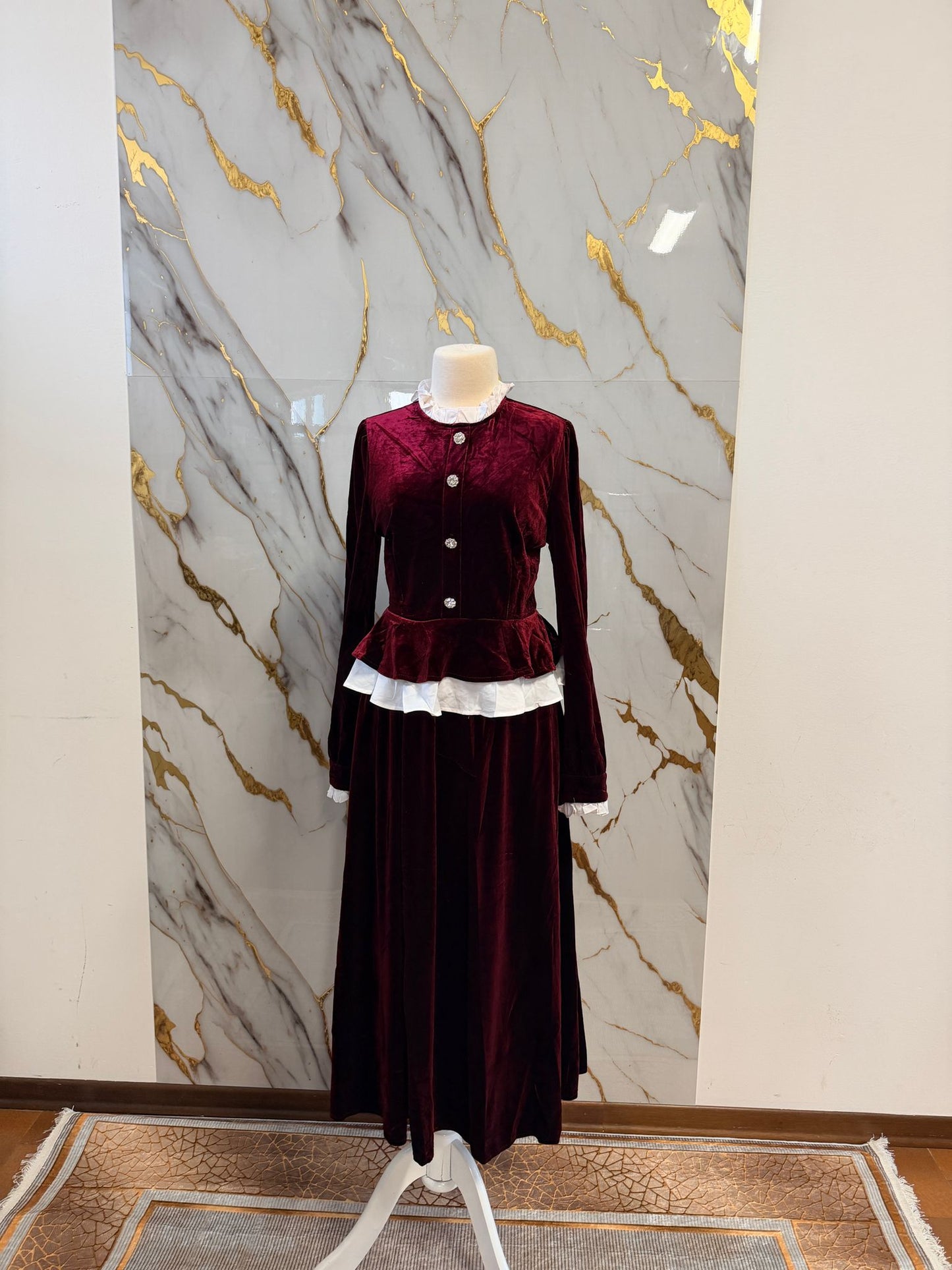 Completo Donna 2 Pezzi in Velluto Elegante – Bordeaux Classico