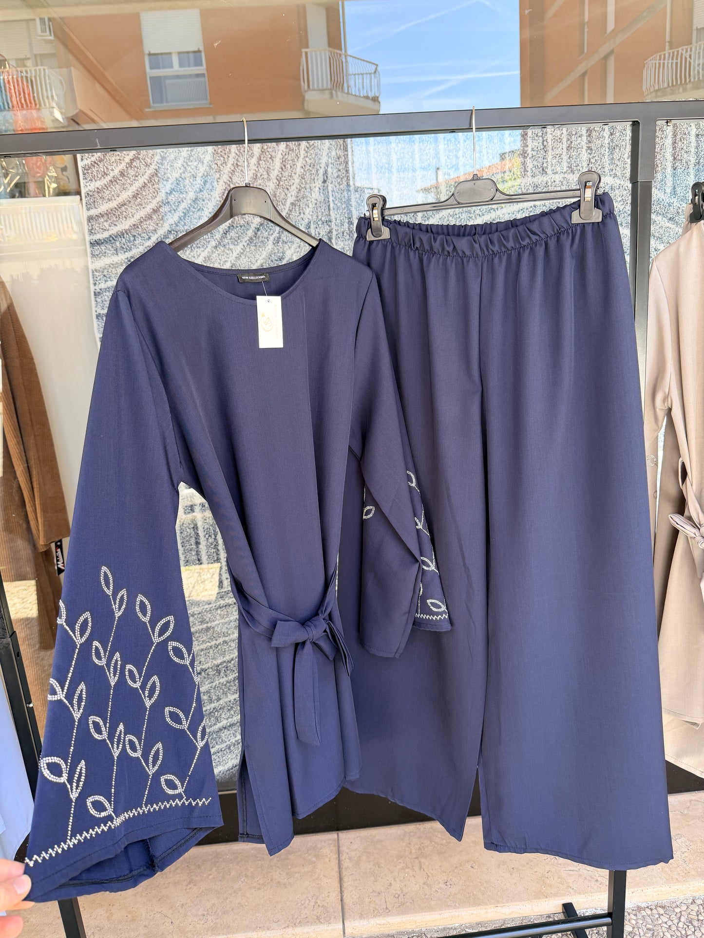 Completo Donna Elegante con Ricami Cristali – Taglia Unica