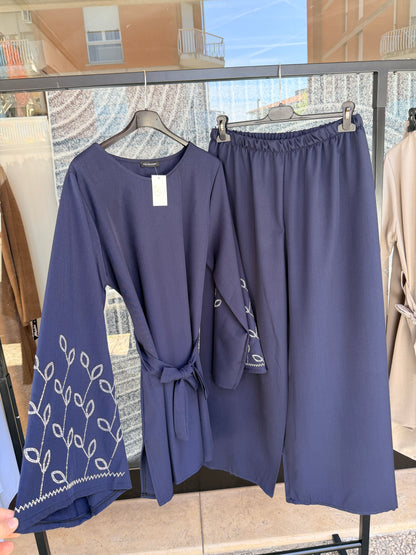 Completo Donna Elegante con Ricami Cristali – Taglia Unica