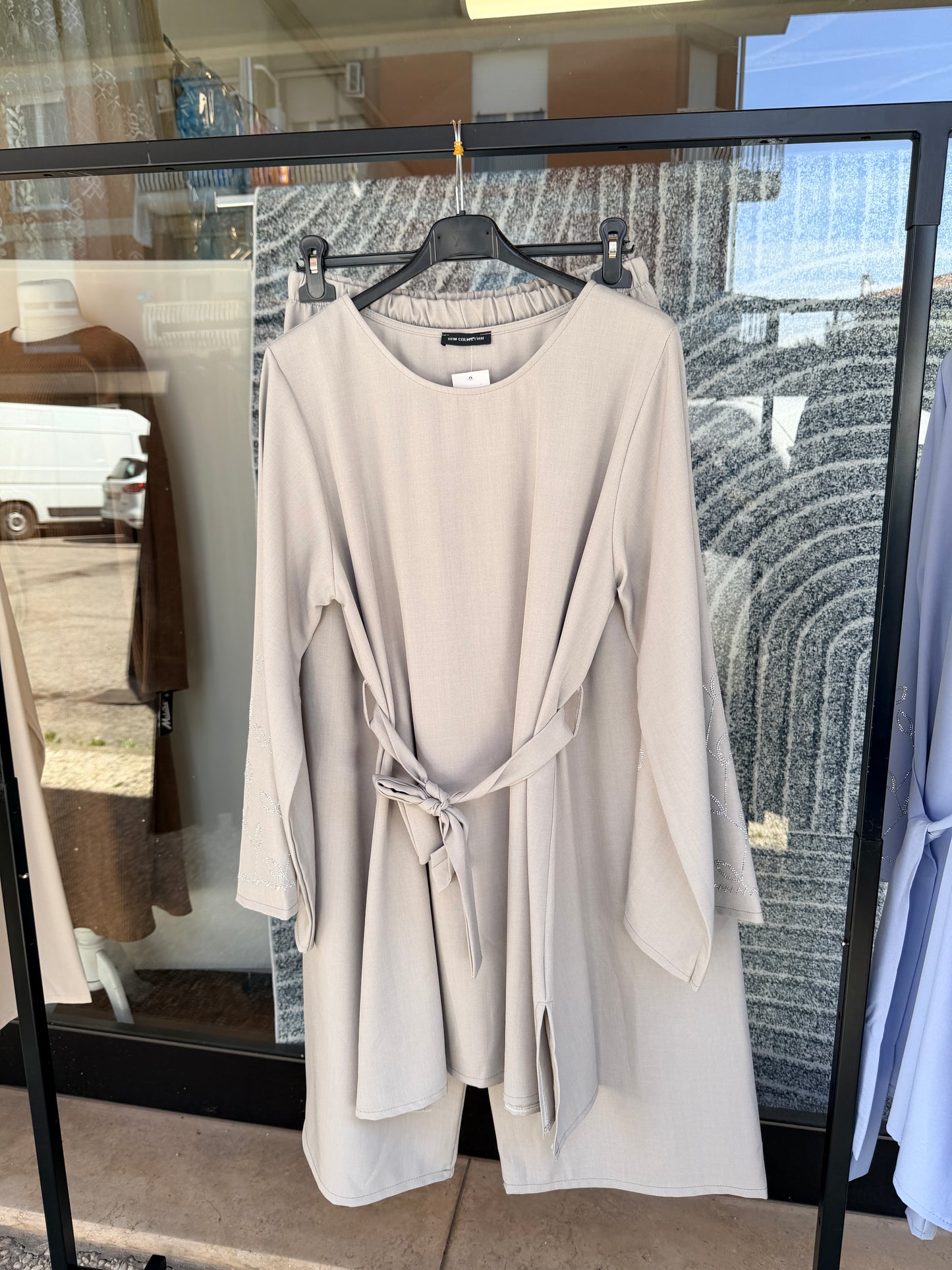 Completo Donna Elegante con Ricami Cristali – Taglia Unica