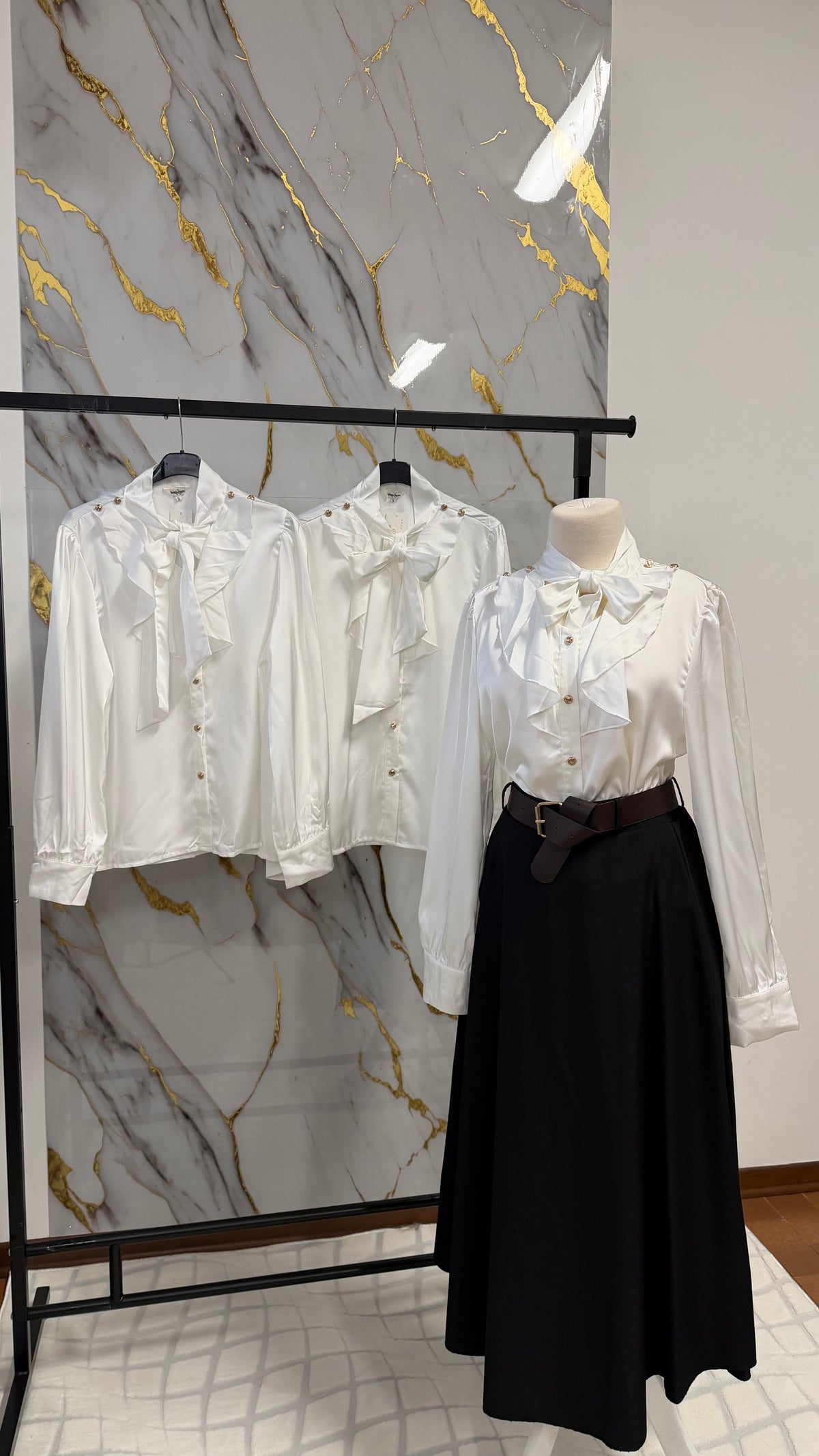 Camicia Raso Avorio con Fiocco | Bottoni Gioiello