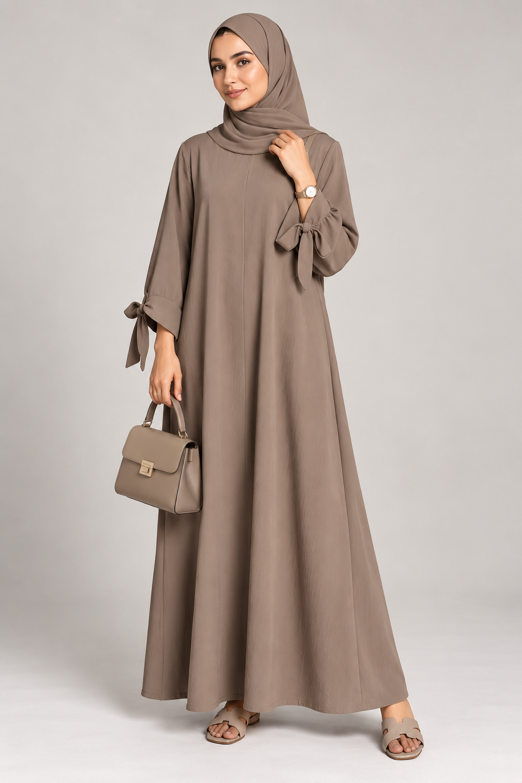 Abaya aus Medina-Seide mit Ballonärmeln und Schleife