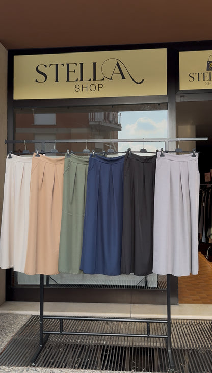 Langer Faltenrock mit Taschen
