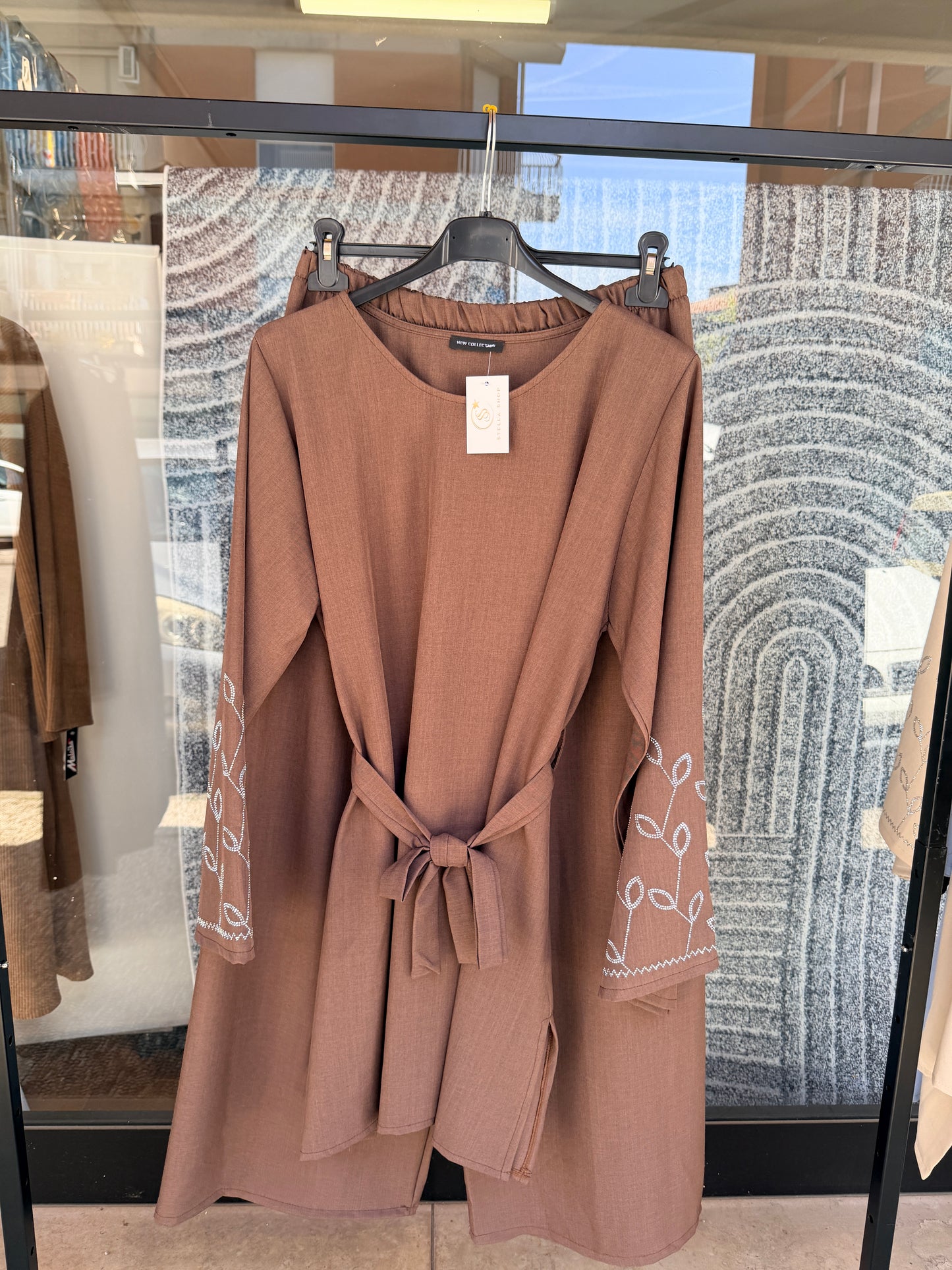 Completo Donna Elegante con Ricami Cristali – Taglia Unica