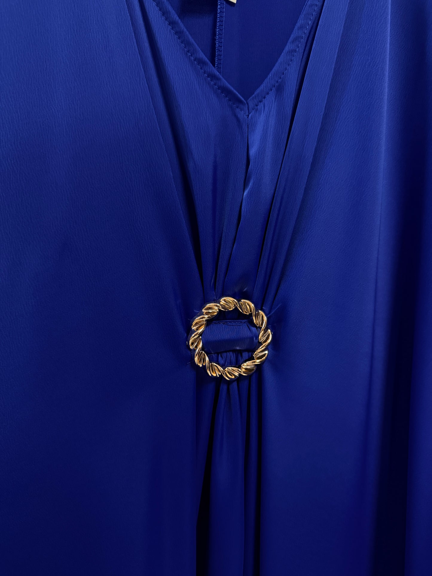 Kaftano Elegante Blu Reale con Dettaglio Gioiello