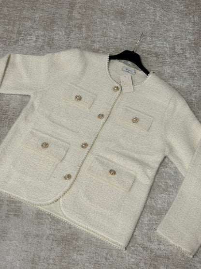 Cardigan Elegante in Lana Bouclé con Bottoni Gioiello