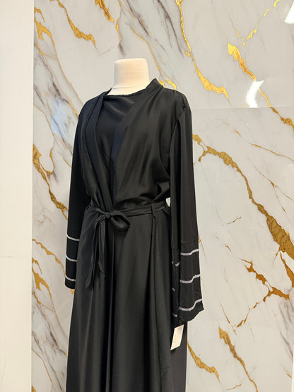 Abaya Elegante a Due Pezzi con Cristalli – Made in Italy