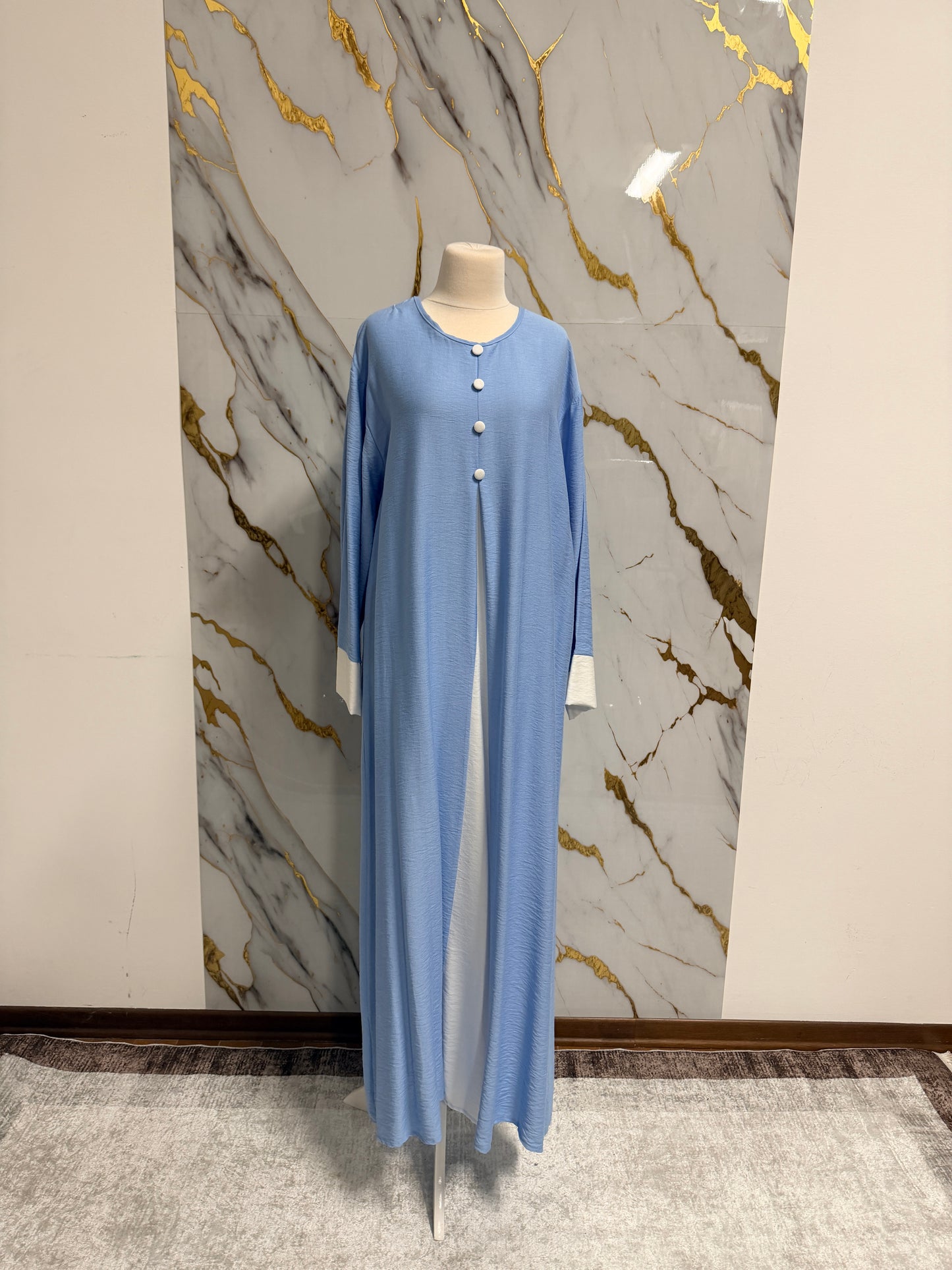 Abaya in Tessuto Morbido – Comfort ed Eleganza Quotidiana