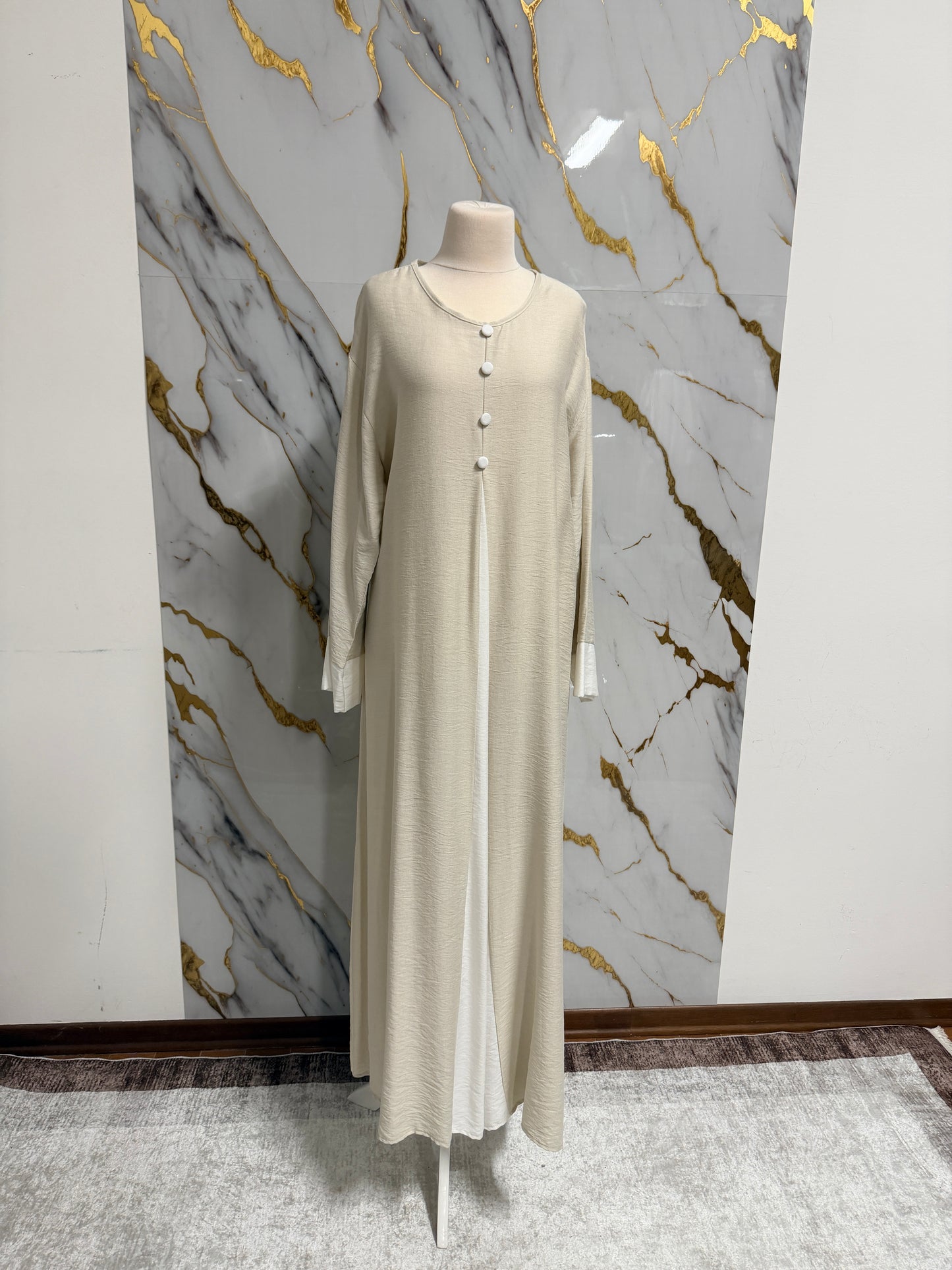 Abaya  in Tessuto Morbido – Comfort ed Eleganza Quotidiana