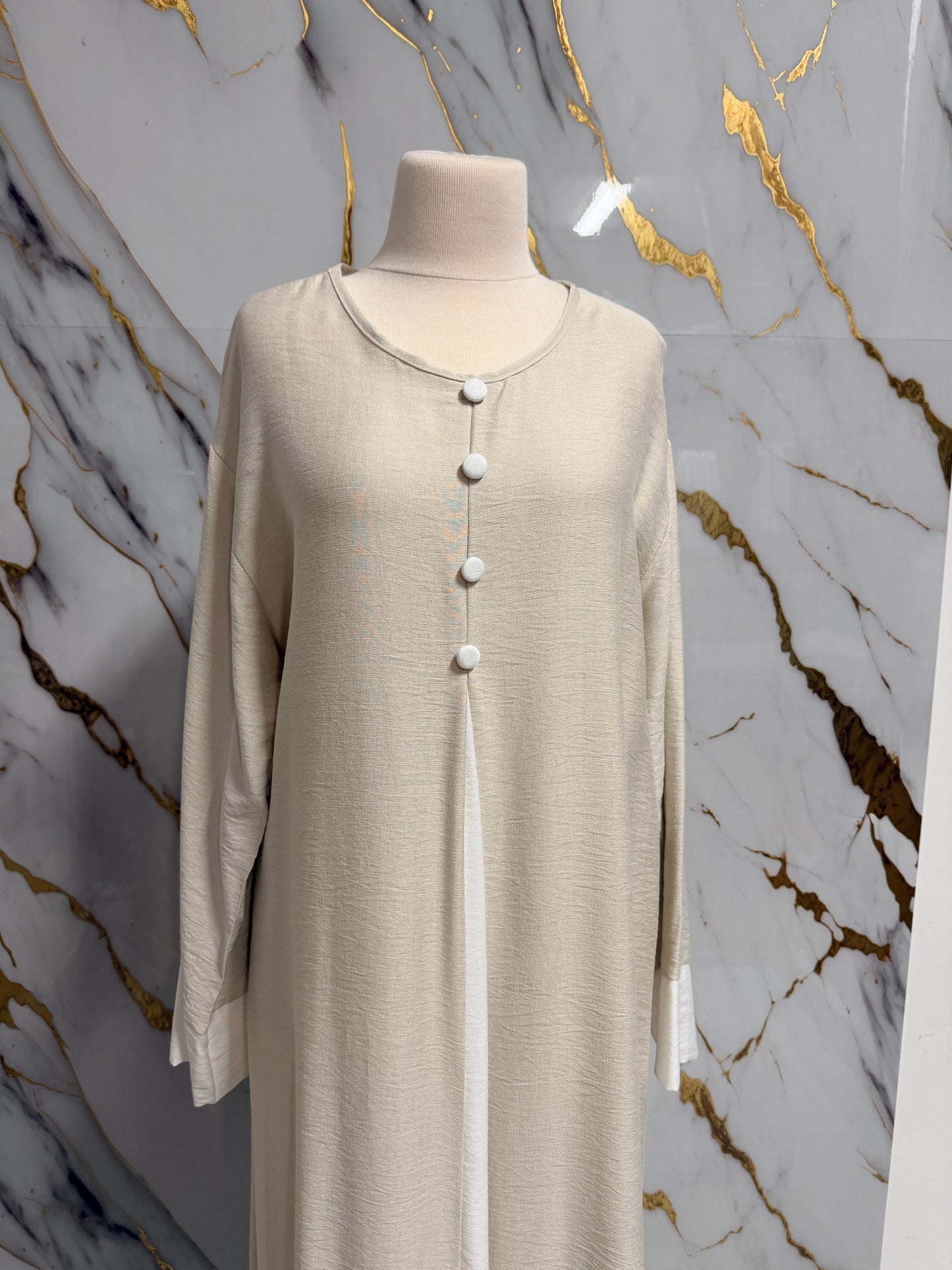 Abaya  in Tessuto Morbido – Comfort ed Eleganza Quotidiana