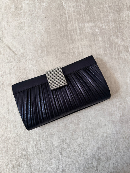 Clutch Elegante con Dettaglio Brillante