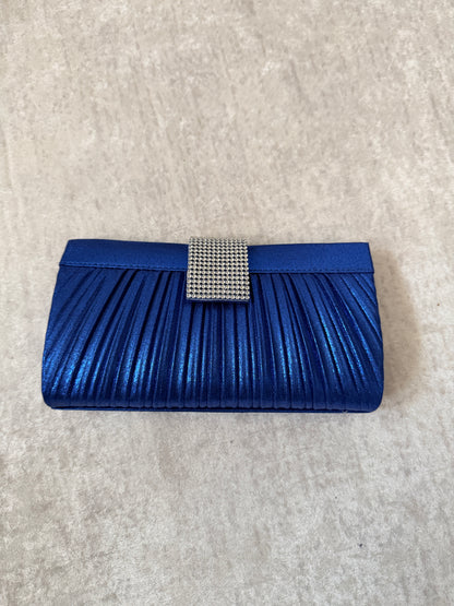 Clutch Elegante con Dettaglio Brillante