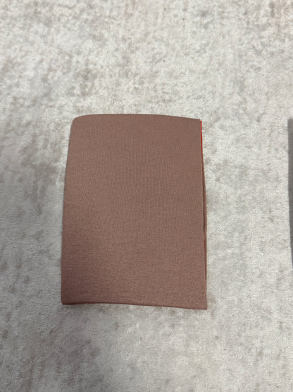 Cuffia con gomma sotto