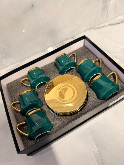 Exklusives Kaffeeset aus Smaragdkeramik